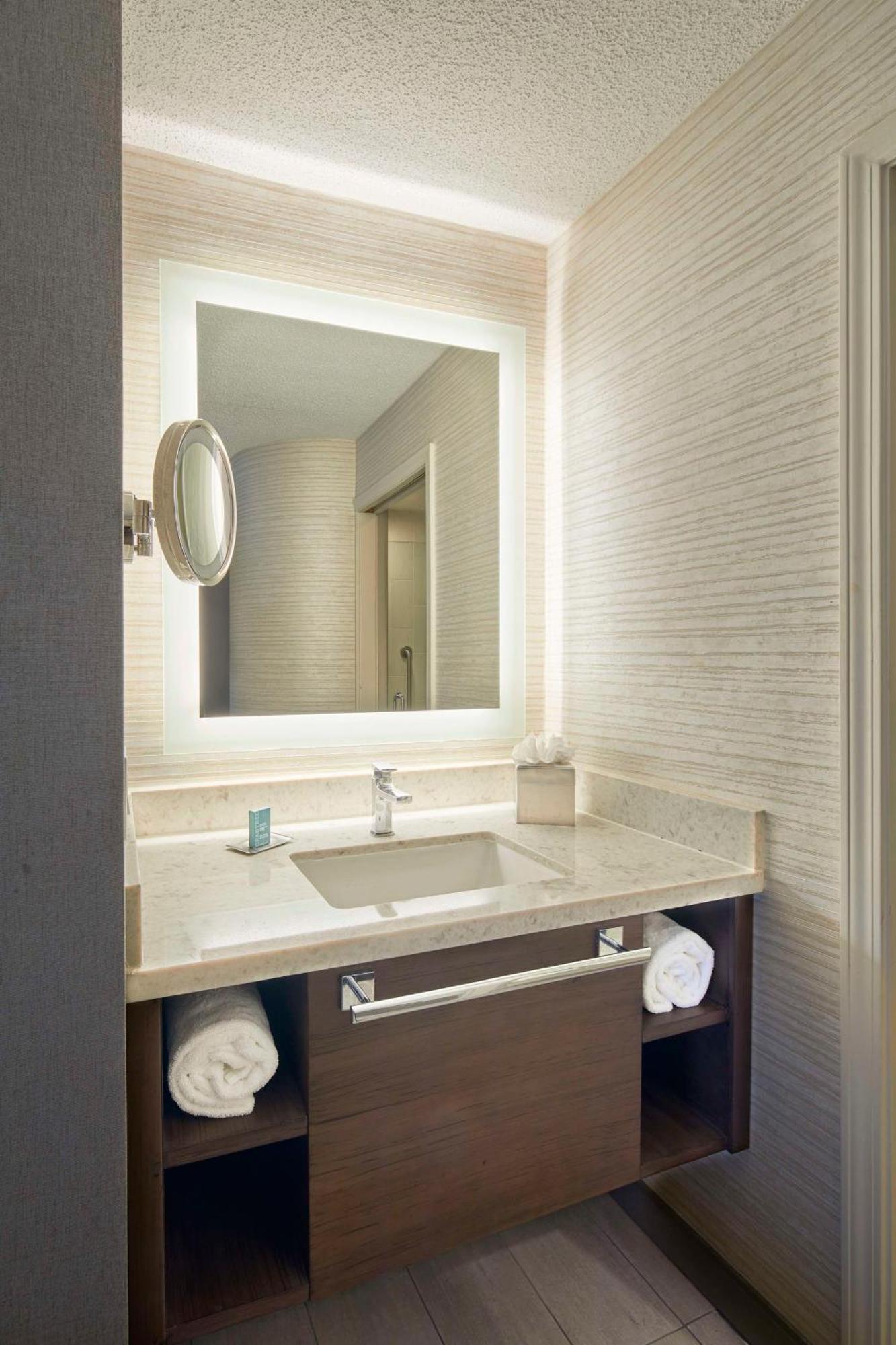 Doubletree By Hilton Atlanta Alpharetta-Windward Hotel Exterior photo