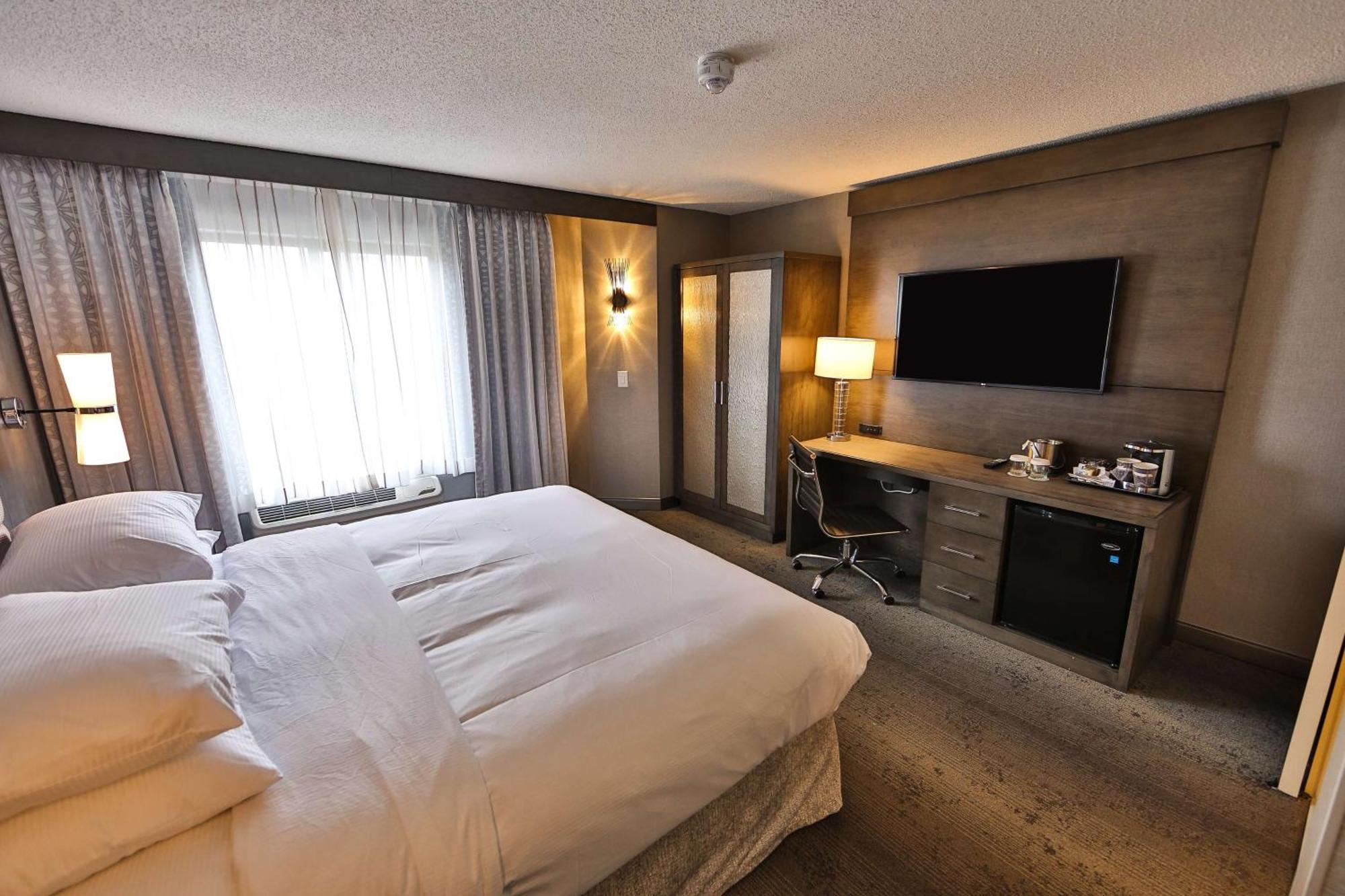 Doubletree By Hilton Atlanta Alpharetta-Windward Hotel Exterior photo