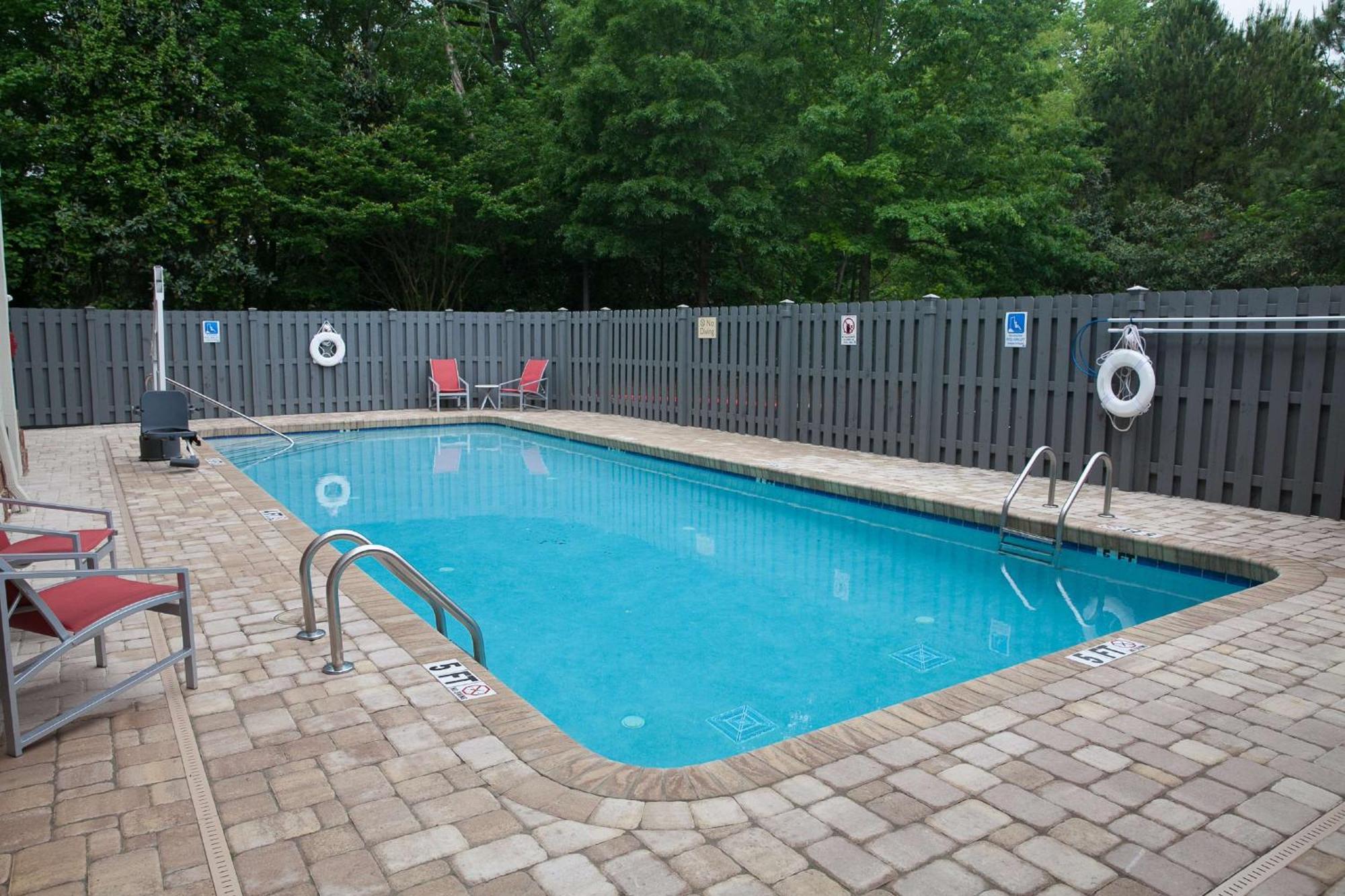 Doubletree By Hilton Atlanta Alpharetta-Windward Hotel Exterior photo