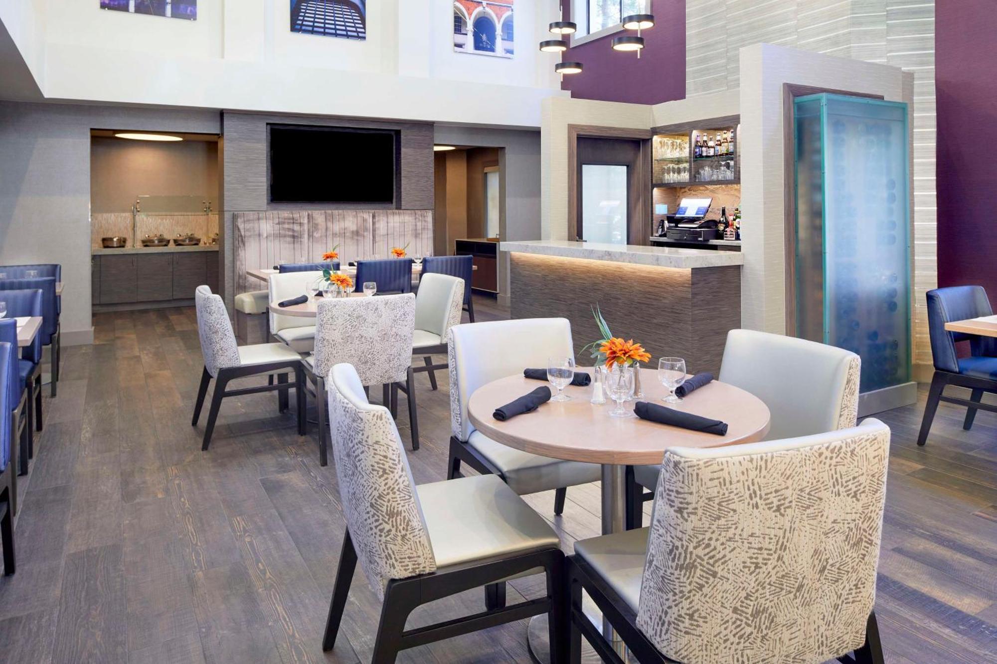 Doubletree By Hilton Atlanta Alpharetta-Windward Hotel Exterior photo