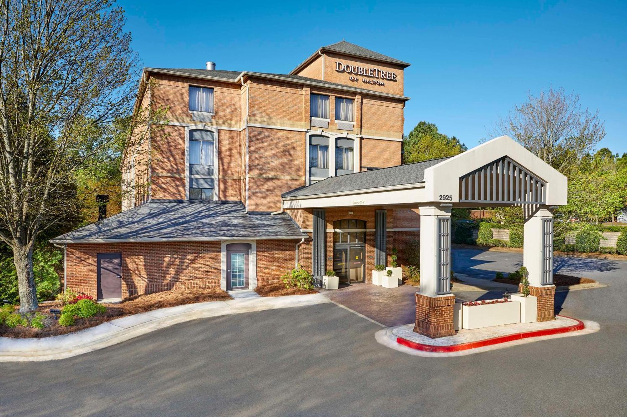 Doubletree By Hilton Atlanta Alpharetta-Windward Hotel Exterior photo